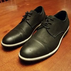 Kenneth Cole Unlisted Black Chukka Boots (sz 12)